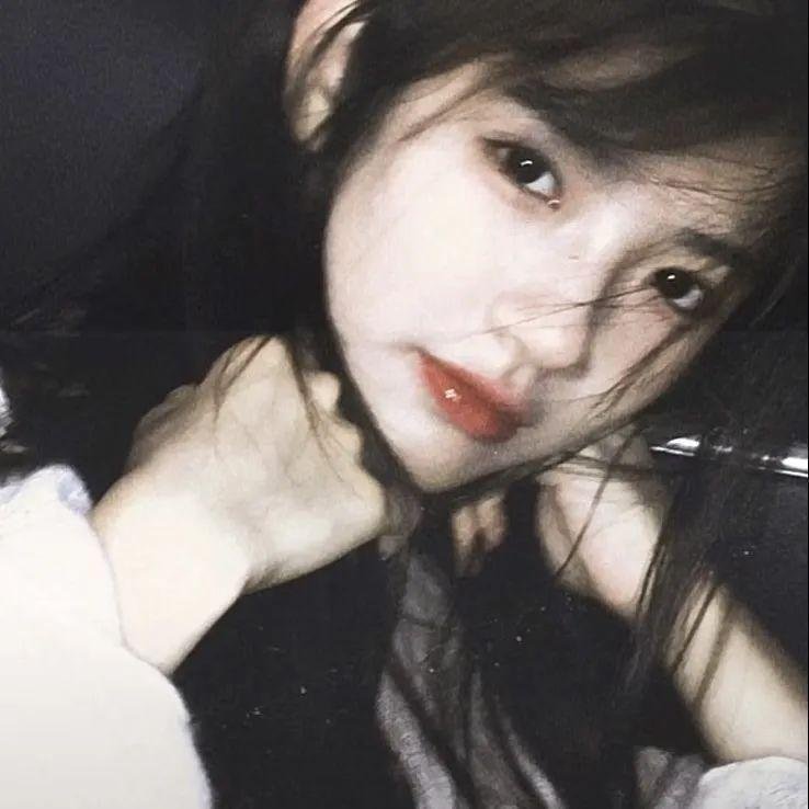 劳拉·马尔斯的眼睛